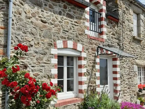 Loue maison 2 chambres au calme, proche Dinard et St Malo