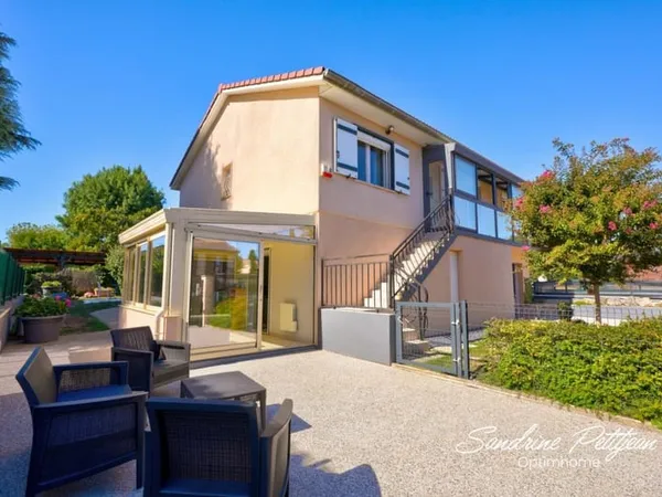 A vendre Maison 145m² - 6 pièces - Garage - Piscine- Terrain 612 M² - MIONNAY (01390)