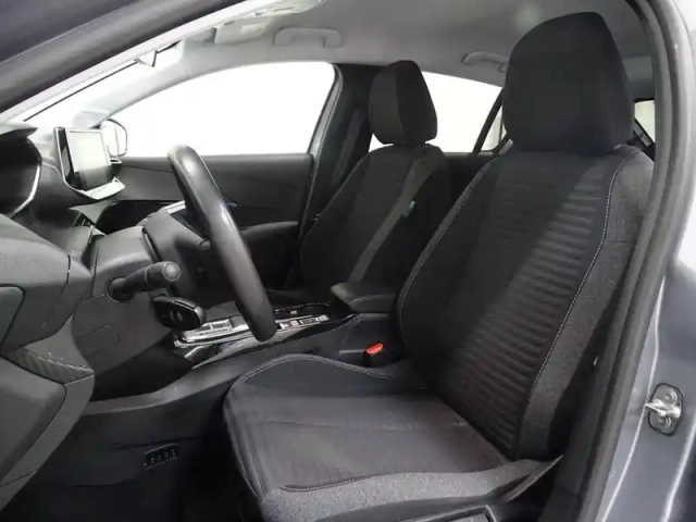 Peugeot 208 e- 136ch style — photo 11