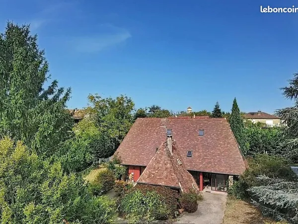Propriété 9 pièces 154 m²