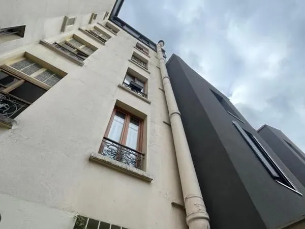Commerce 102 m²