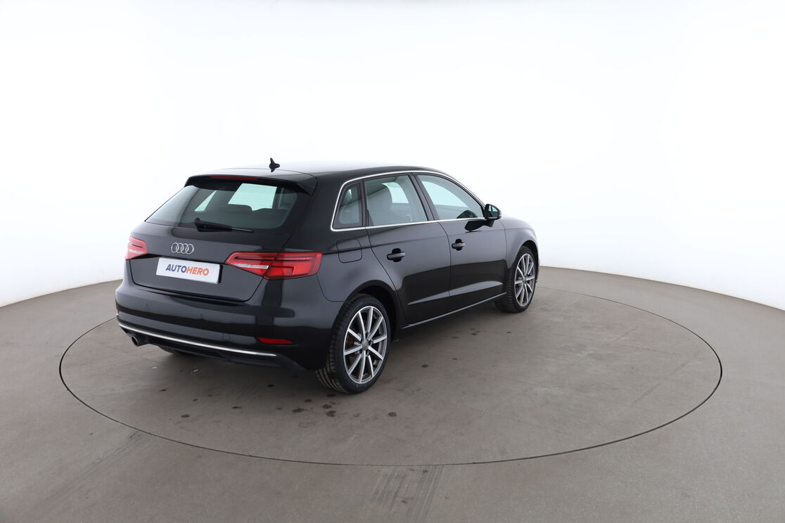 Audi A3 Sportback 30 TFSI Design Luxe S Tronic 7 — photo 5