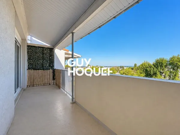 Magnifique Appartement, 3 Chambres, Stationnement privatif - 71000 MACON