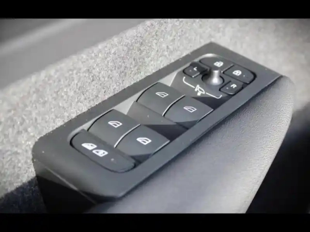 Volvo Ex40 single extended range 252ch ultra — photo 16