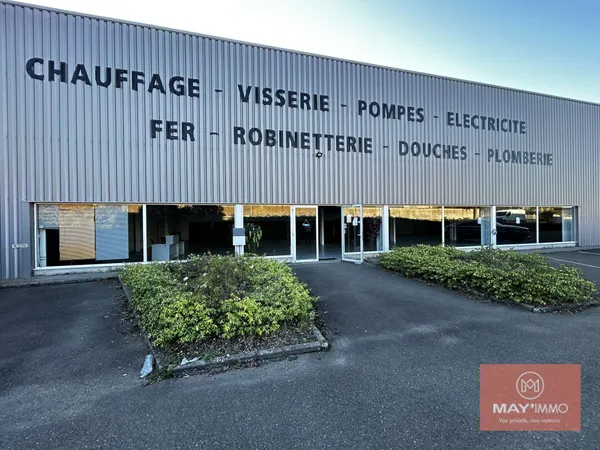 Local professionnel 670 m²