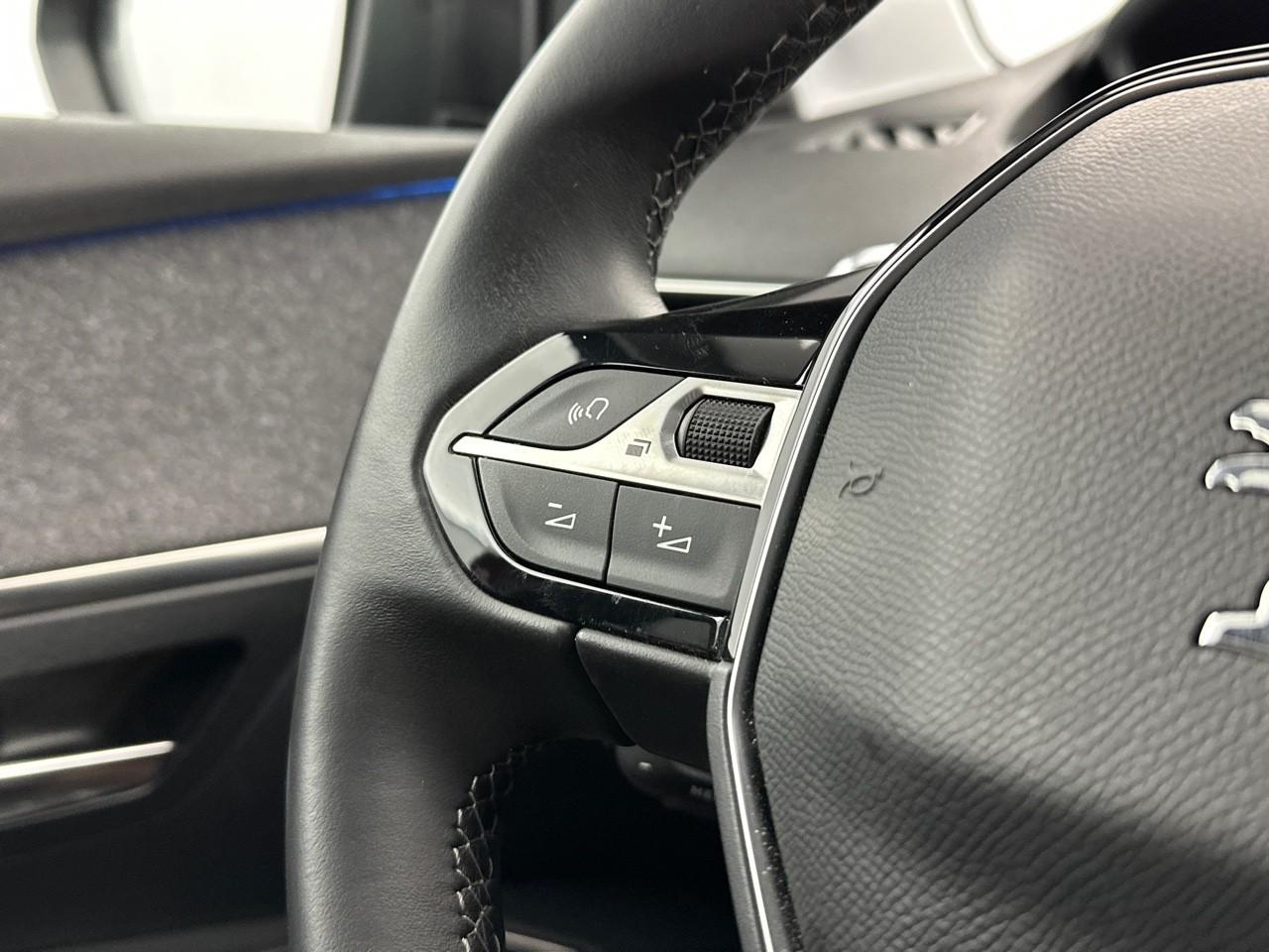 Peugeot 3008 puretech 130ch s&s eat8 allure pack — photo 18