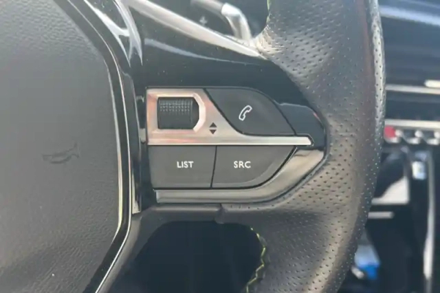Peugeot 2008 puretech 130 s&amp;s eat8 — photo 12