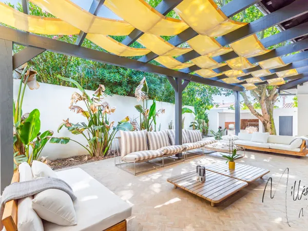 SUPERBE MAISON PROCHE DU QUINTAOU