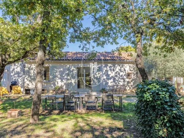 Villa de plain-pied à vendre à Lacoste