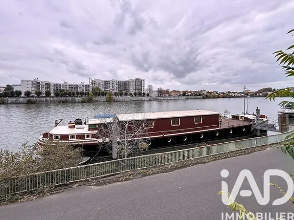 Péniche 7 pièces 215 m²