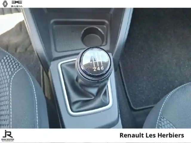 Dacia Duster 1.5 blue dci 115ch journey + 4x2 — photo 6
