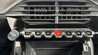 Peugeot 2008 1.2 PureTech 100ch S&S Active Pack — photo 19