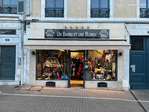 LOCAL COMMERCIAL 43m2 . A LOUER. Sans pas de porte