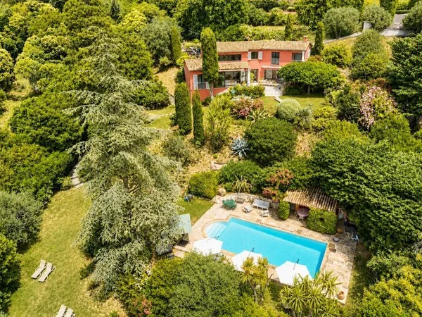 Maison 6 pièces 204 m²