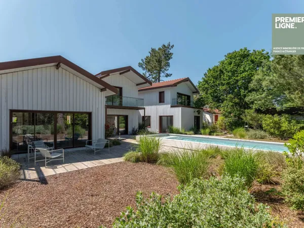 Maison 6 pièces 224 m²