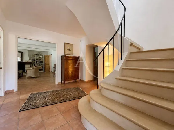 Maison 6 pièces 210 m²