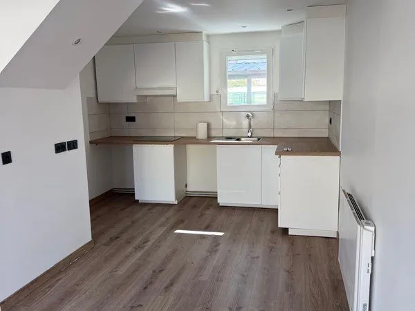 Appartement avec 1 chambre + terrasse - 1 100 / mois