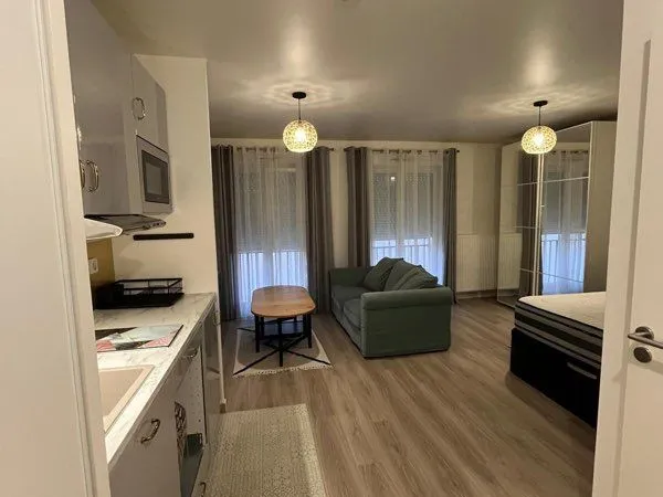 🏠 Studio meublé 30 m² - Centre-ville - 3 min RER E