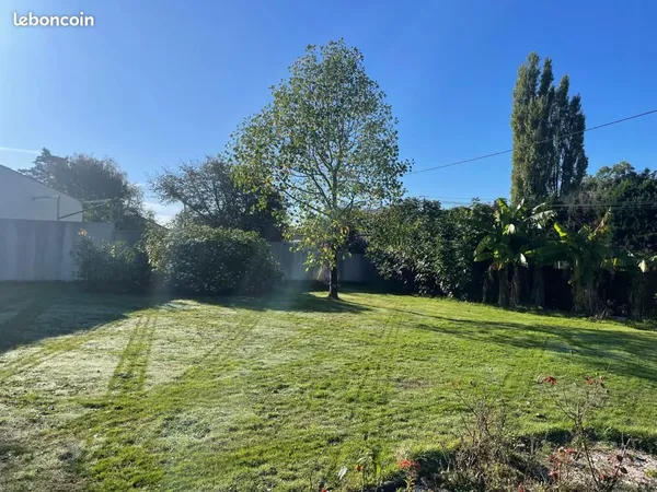 Terrain 600 m² Mauves Sur Loire