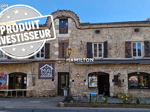 Maison 8 pièces 261 m²