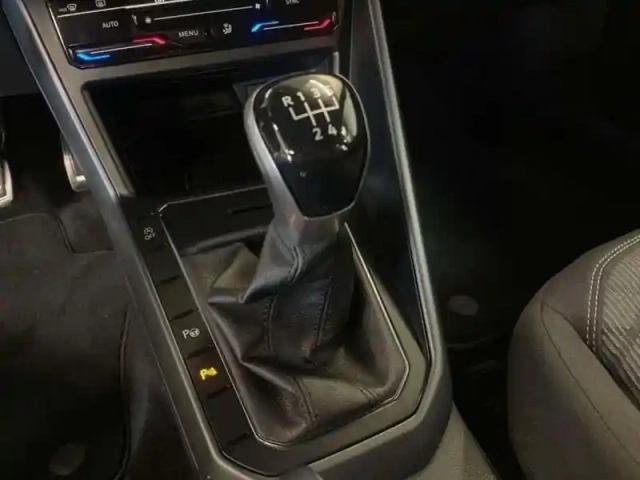 Volkswagen Polo 1.0 tsi 95 s&amp;s bvm5 r-line edition — photo 16