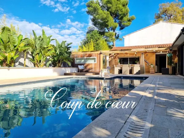 Villa 7 pièces 230 m²