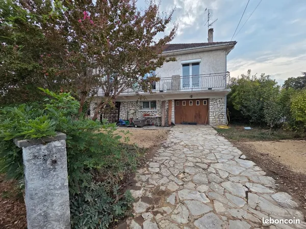 Maison T6 de 137 m² entièrement rénovée en 2023 - 4 CH - Gardonne (24680)