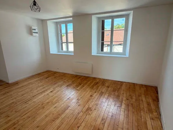 Appartement T3 Rénové de 70m² - Lumineux & Cachet de l'Ancien