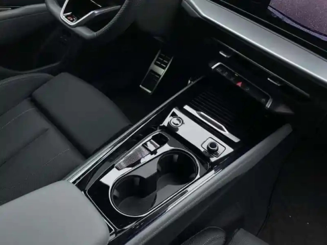 Audi Q3 sb e hybrid 272 ch s tronic 6 — photo 16