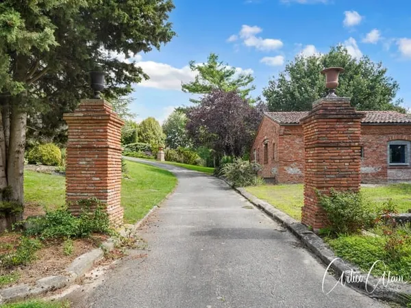 Maison de caractère de 283 m² avec dépendances et fort potentiel sur plus de 9 000 m² de terrain