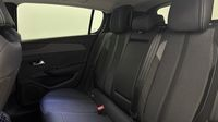 Peugeot 308 PHEV 180ch Allure Pack e-EAT8 — photo 13