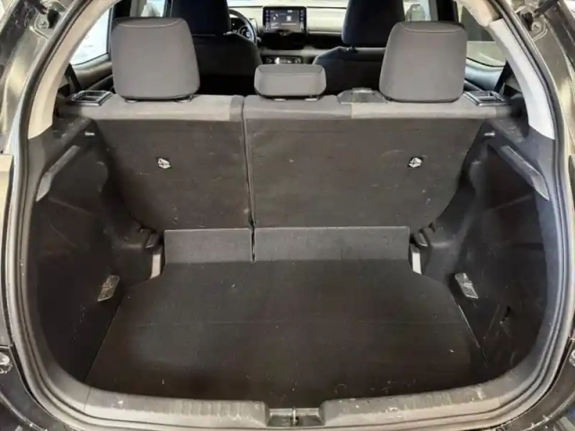 Toyota Yaris 116h design 5p mc24 — photo 12