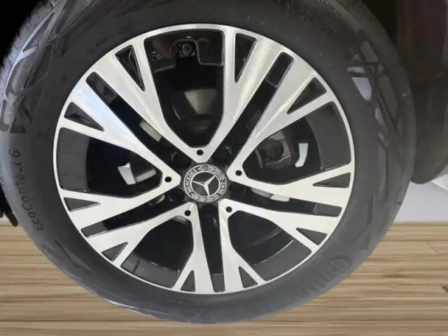 Mercedes Gla 200 d business line — photo 11