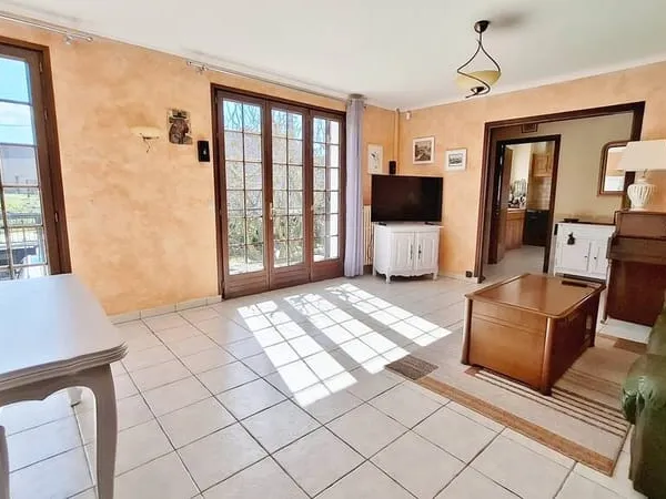 Maison 8 pièces 180 m²