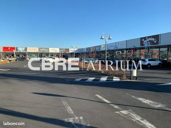 Local commercial 223 m² AUBIERE