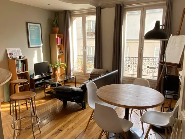 A LOUER T2 MEUBLE lumineux PARIS 18e