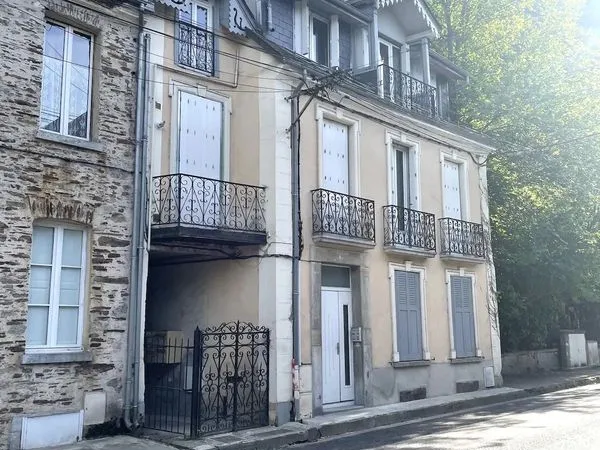 T2 bis 48,73 m² - Meublé - 7 couchages - Proche thermes & Superbagnères