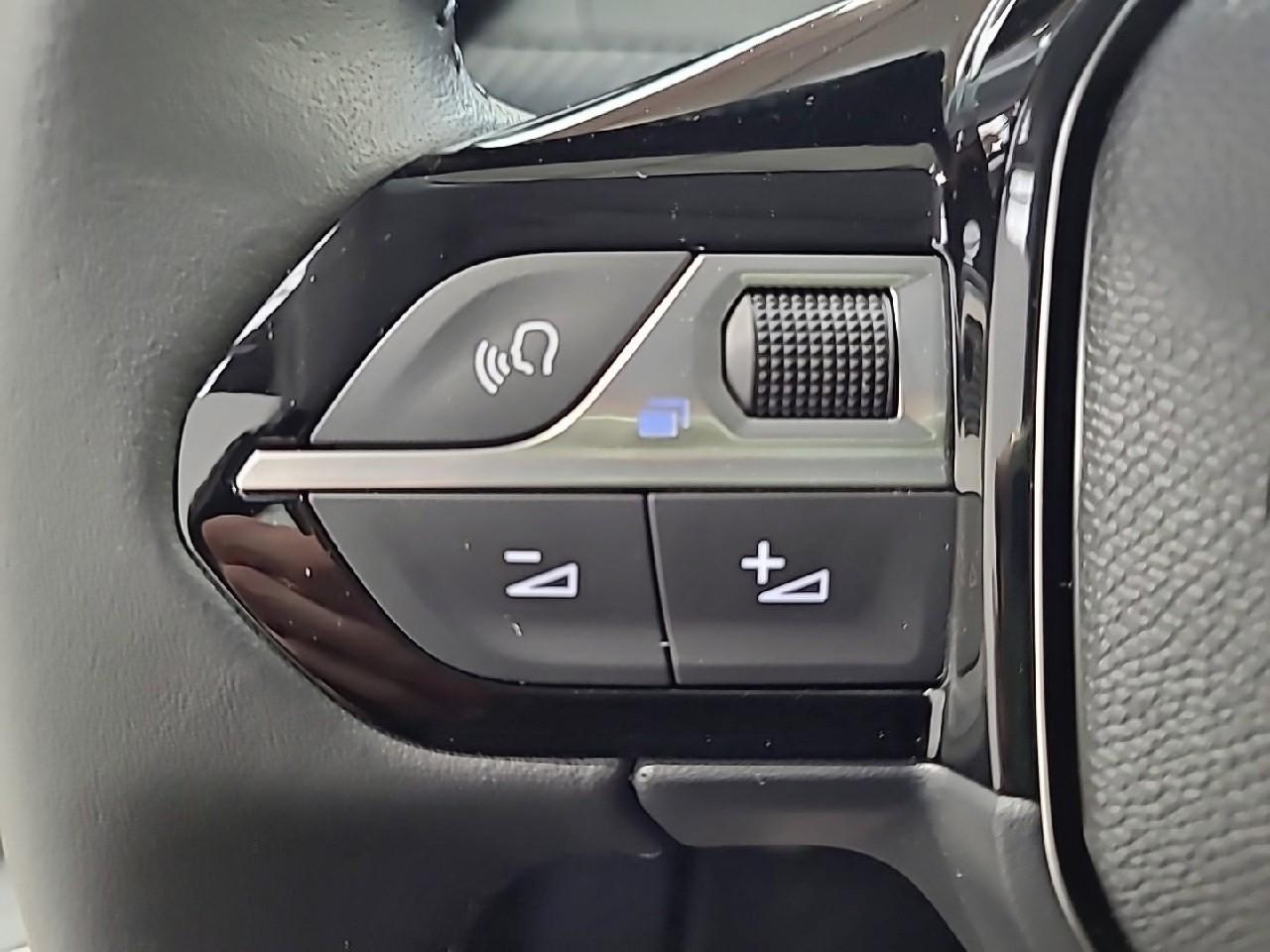 Peugeot 208 turbo 100 ch bvm6 style — photo 19