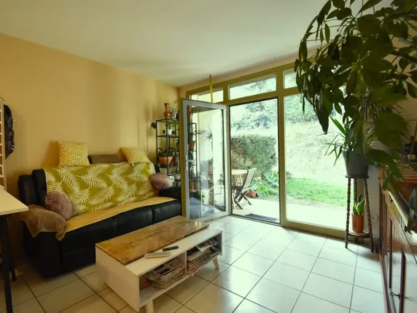 Appartement plain-pied avec extérieur LE CHAMBON SUR LIGNON (43)