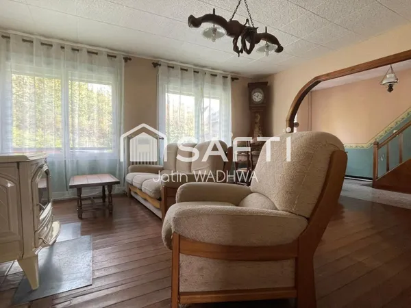 Superbe opportunité ! Maison 5 pièces (125m²), toiture neuve et vue dégagée.