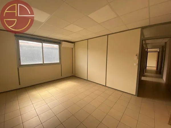 Bureau et espace de travail Location Toulouse 175m² 1850€