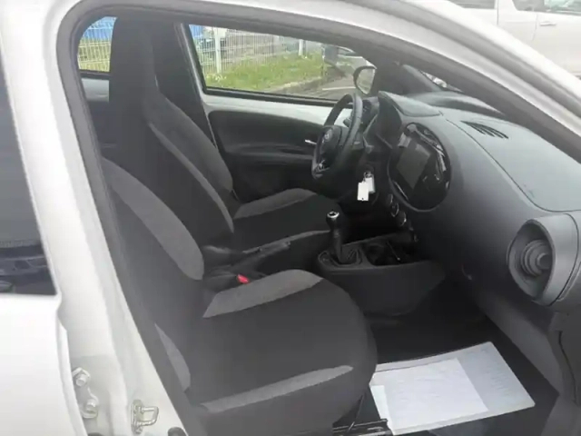 Toyota Aygo 1.0 vvt-i 72 dynamic — photo 15