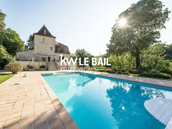 Manoir à vendre au bord du Lot.
