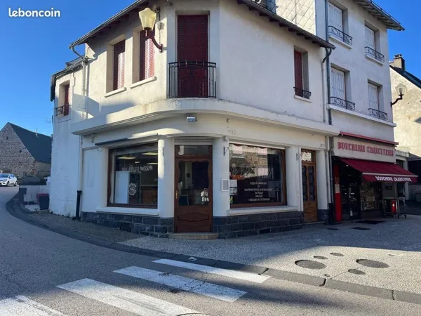 Boutique 55 m² Saint-Sauves-d'Auvergne