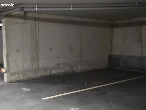 Place de parking à louer Vieux Lille Rue Saint-Sebastien