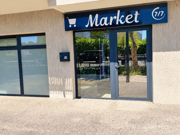 Local commercial 1 pièce 34 m²