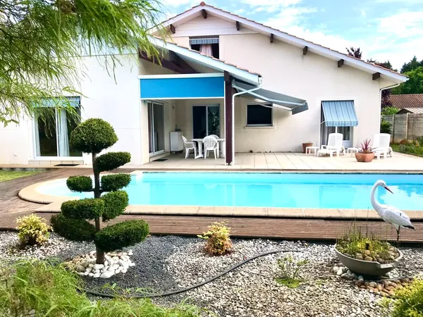 Villa Contemporaine -Excellent état / T5- avec Piscine