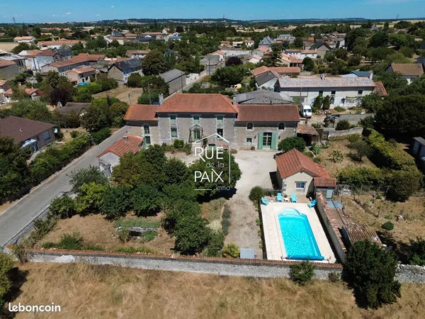 Propriété 10 pièces 248 m²