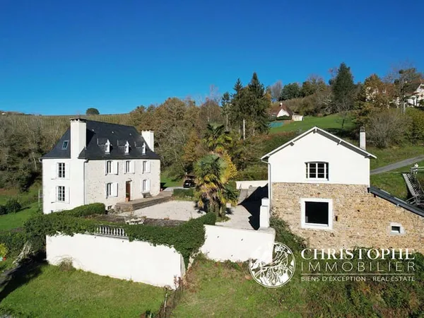 Maison 12 pièces 445 m²