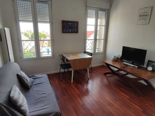 T2 meublé avec vue mer - dernier étage, hypercentre Fouras